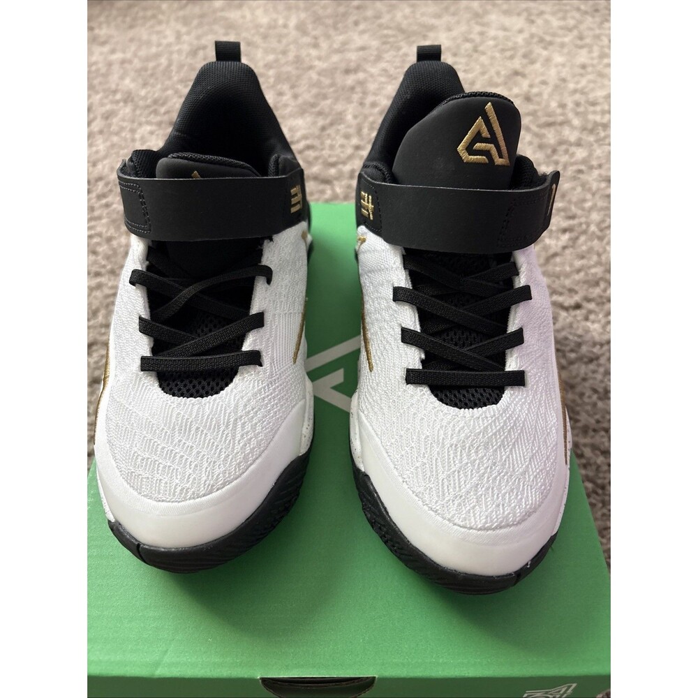 Nike Giannis Immortality Boys Basketball Sneakers White Black Gold US 1Y New